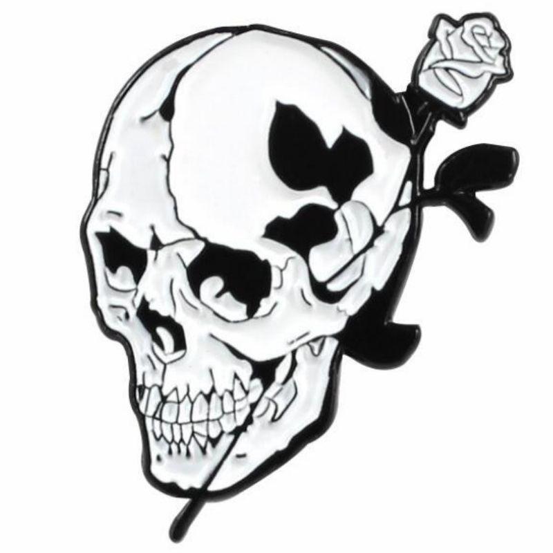 Pin's Tête de Mort Et Rose