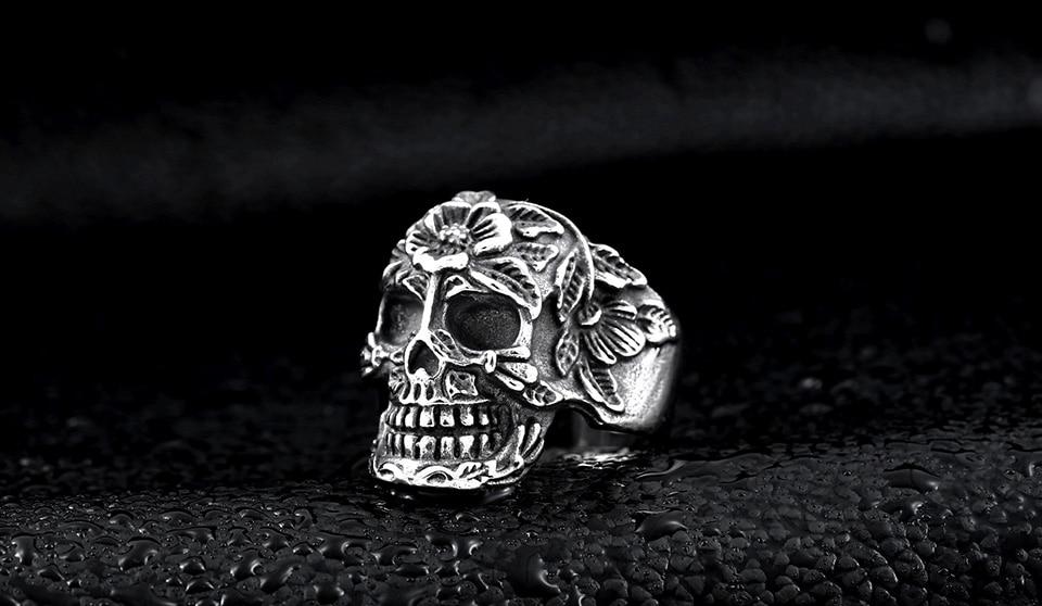 Bague Tête de Mort <br/> Fleurie (Acier)