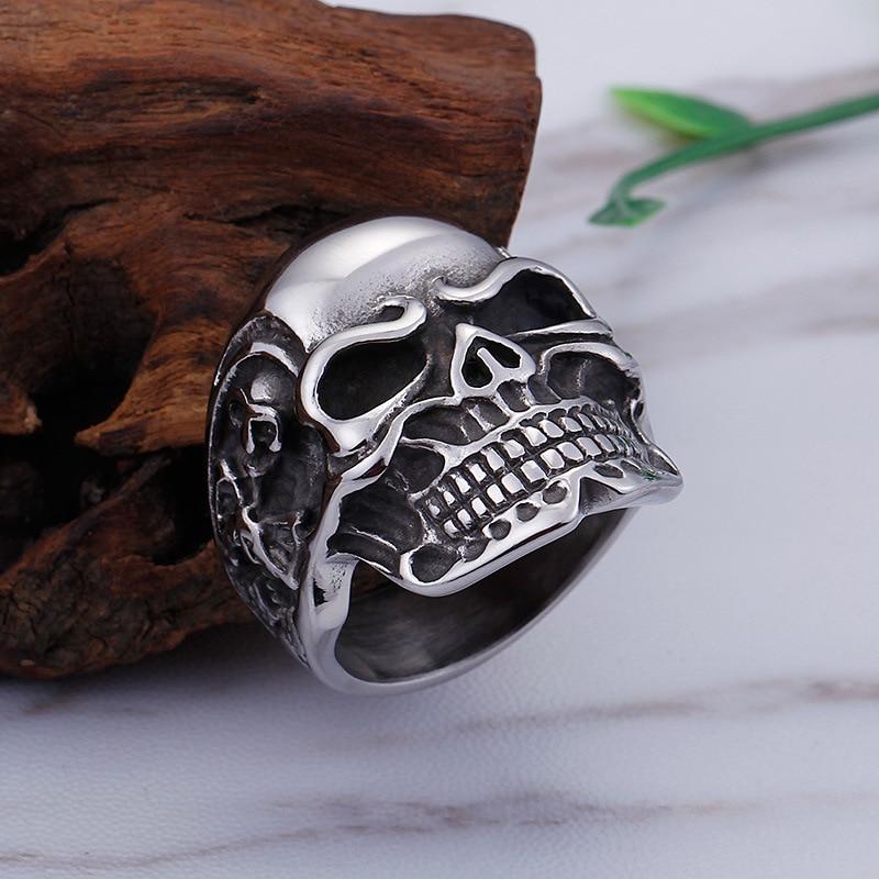 Bague Tête de Mort <br/> Motard (Acier)