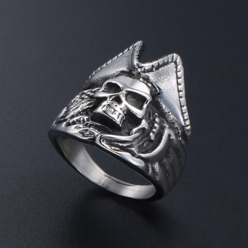 Bague Tête de Mort <br/> Pirate (Acier)