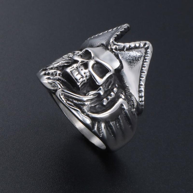 Bague Tête de Mort <br/> Pirate (Acier)