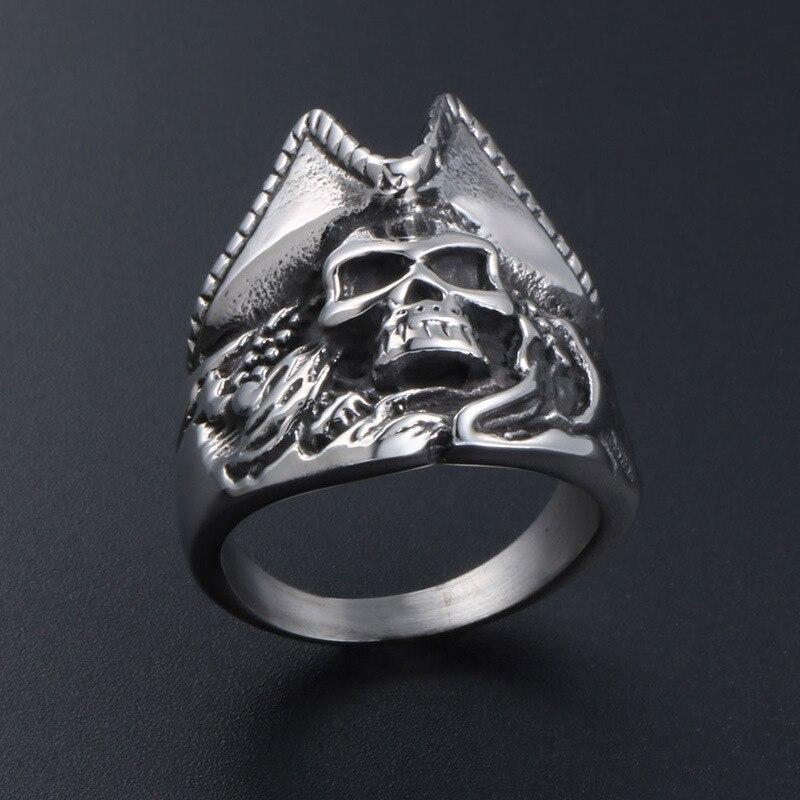 Bague Tête de Mort <br/> Pirate (Acier)