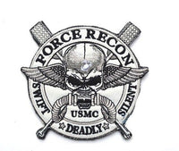 Thumbnail for Écusson Tête de Mort <br/>Futuriste