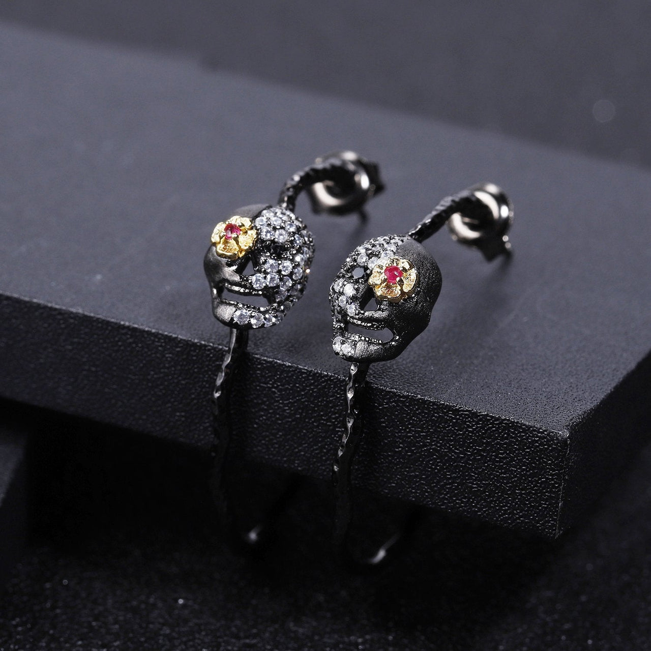 Boucles d'Oreilles Crâne Diamant